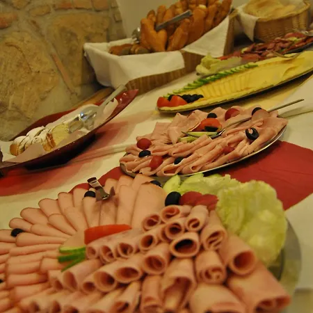 Hotel Lions 3*